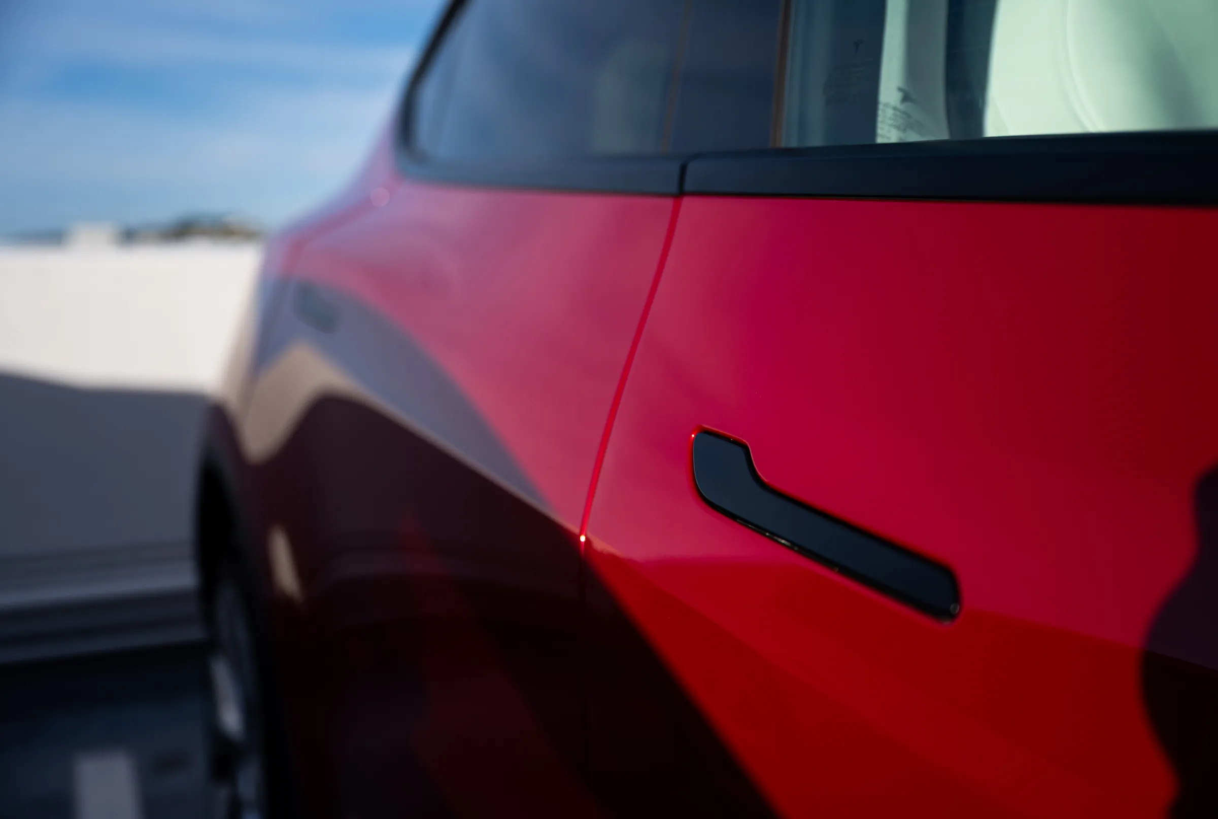 Tesla знову під судом: новий позов щодо смертельного випадку через електронні ручки дверей 1 Tesla знову під судом: новий позов щодо смертельного випадку через електронні ручки дверей 1