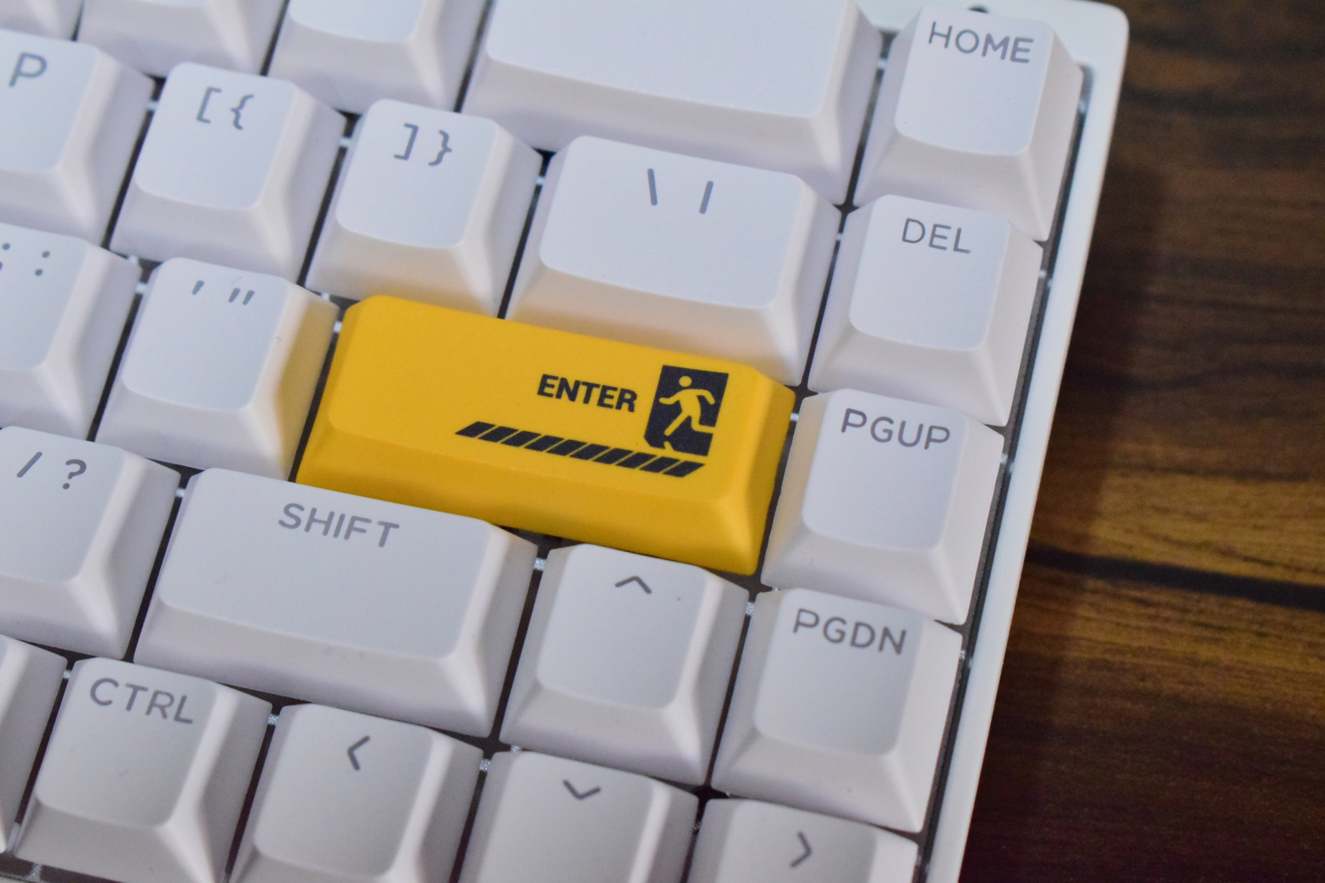 Syntech Chronos G-68: Компактна магнітна клавіатура, що вражає 7