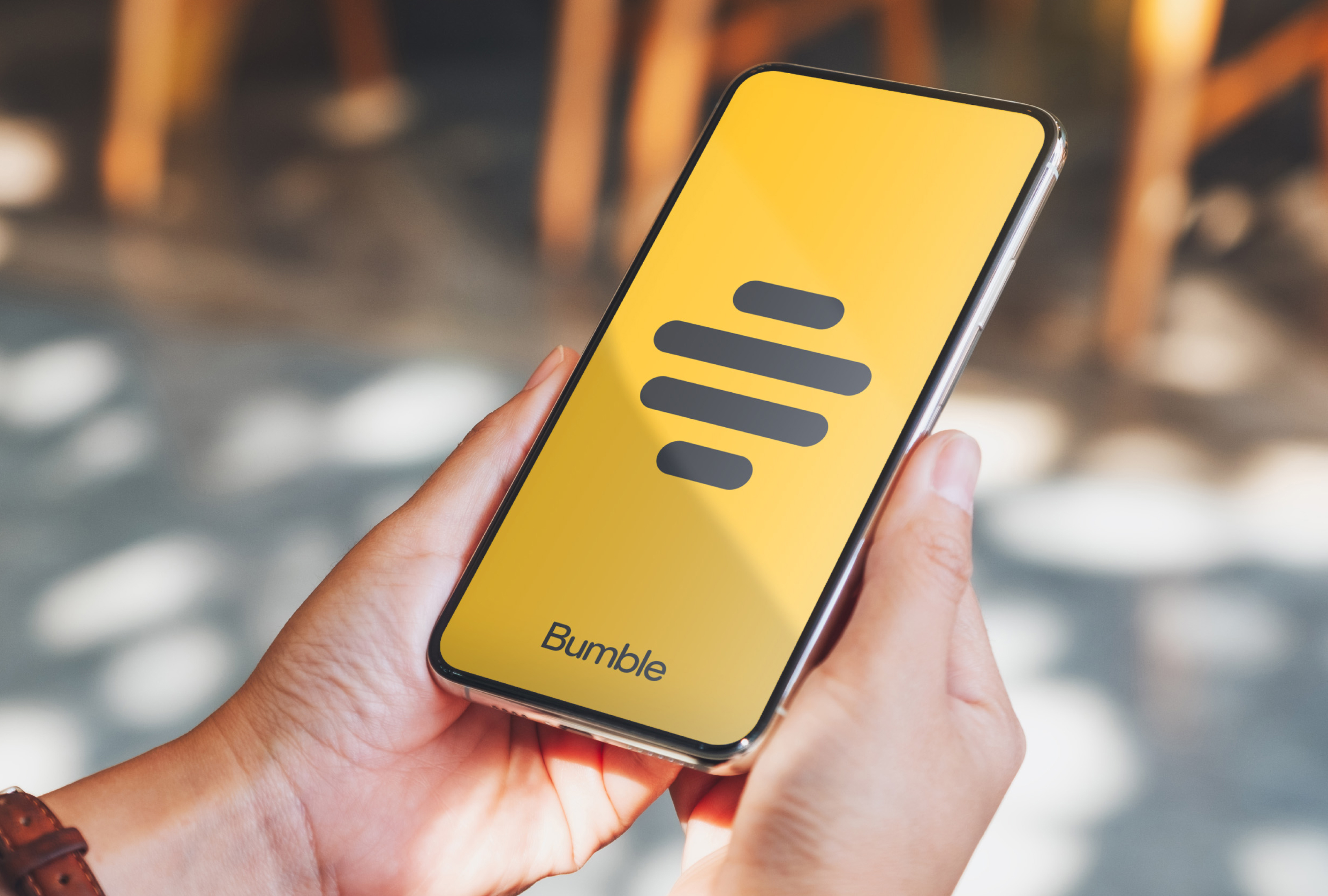 Bumble запустив ШІ-помічника для побачень: знайомтеся з «Bee» 1