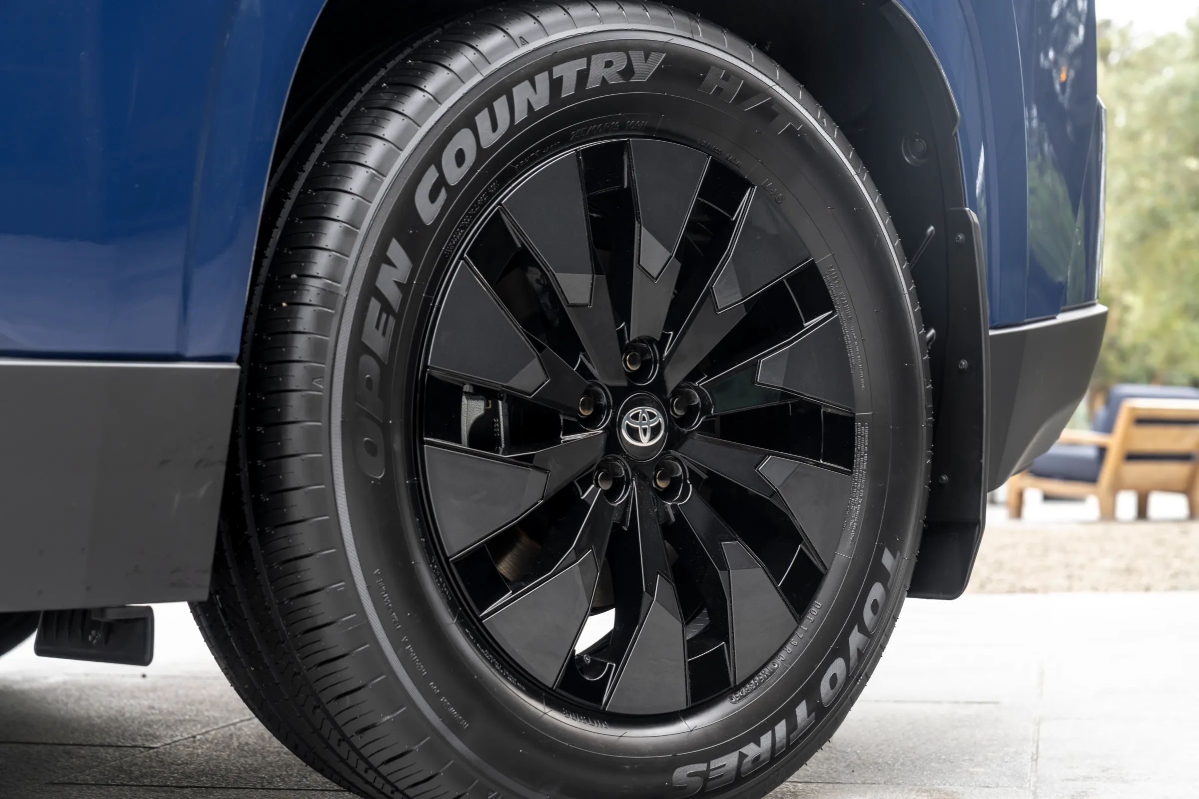 Toyota Highlander: Електричний кросовер з трьома рядами сидінь та запасом ходу 320 миль вже тут 25