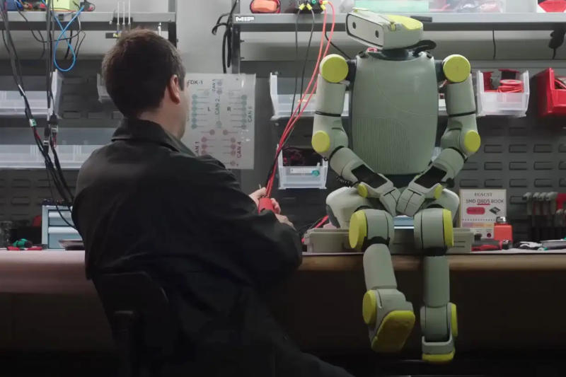 Головна 5 Amazon придбала Fauna: стартап створив робота-помічника завбільшки з дитину