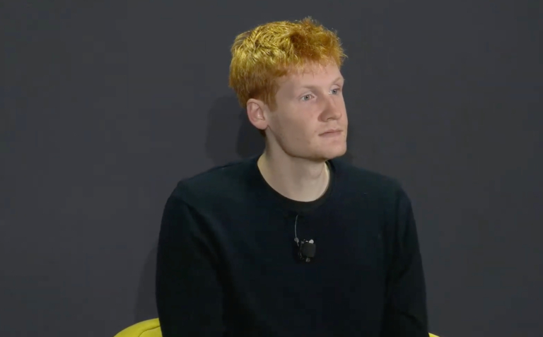 Cursor запускає новий тип інструменту для кодування з агентами 4