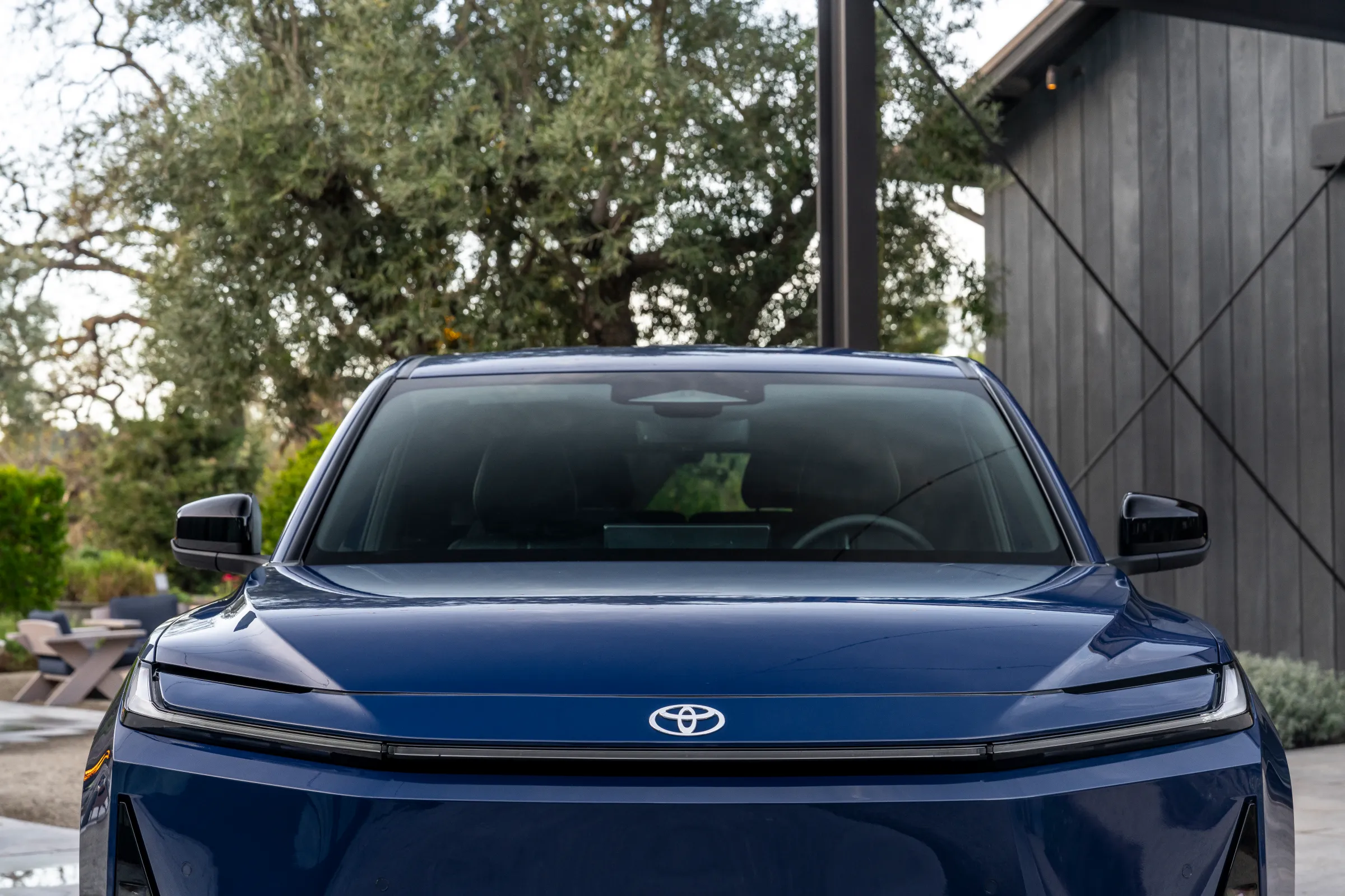 Toyota Highlander: Електричний кросовер з трьома рядами сидінь та запасом ходу 320 миль вже тут 24