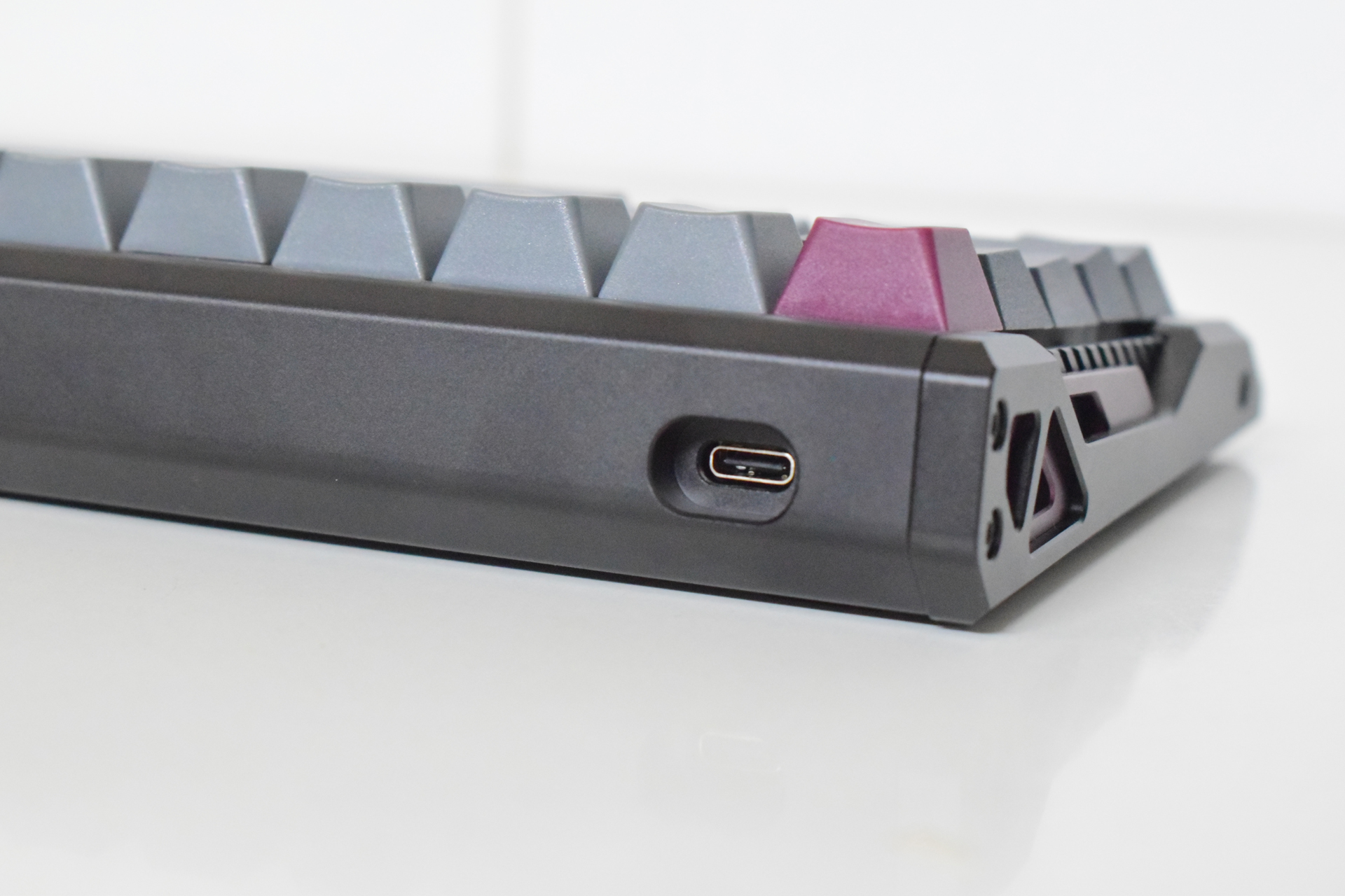 IQUNIX EV63: Висока конкуренція та блискавична швидкість, але ціна кусається 8