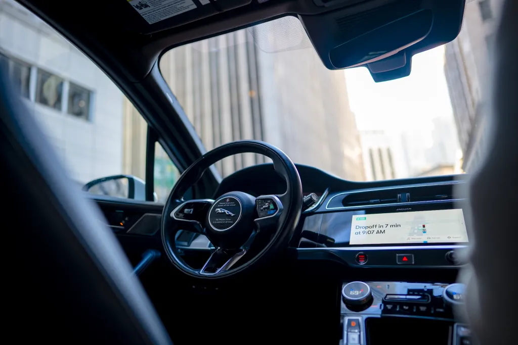 Waymo запускає безпілотні таксі в аеропорту Сан-Антоніо 1