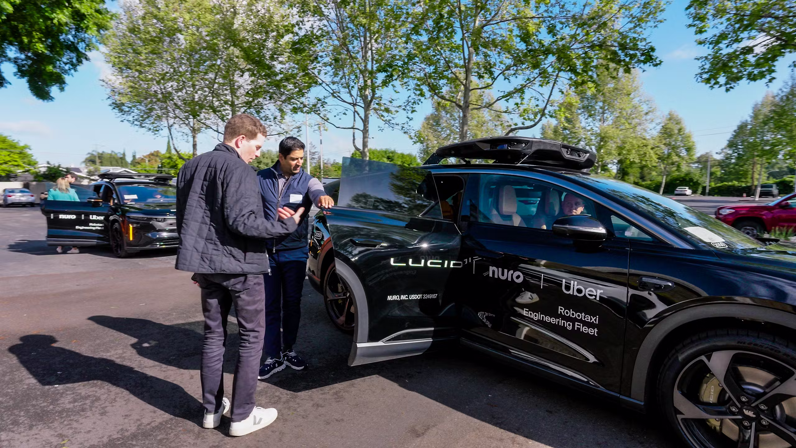Lucid розширює співпрацю з Uber: нові роботаксі та оновлене керівництво 1