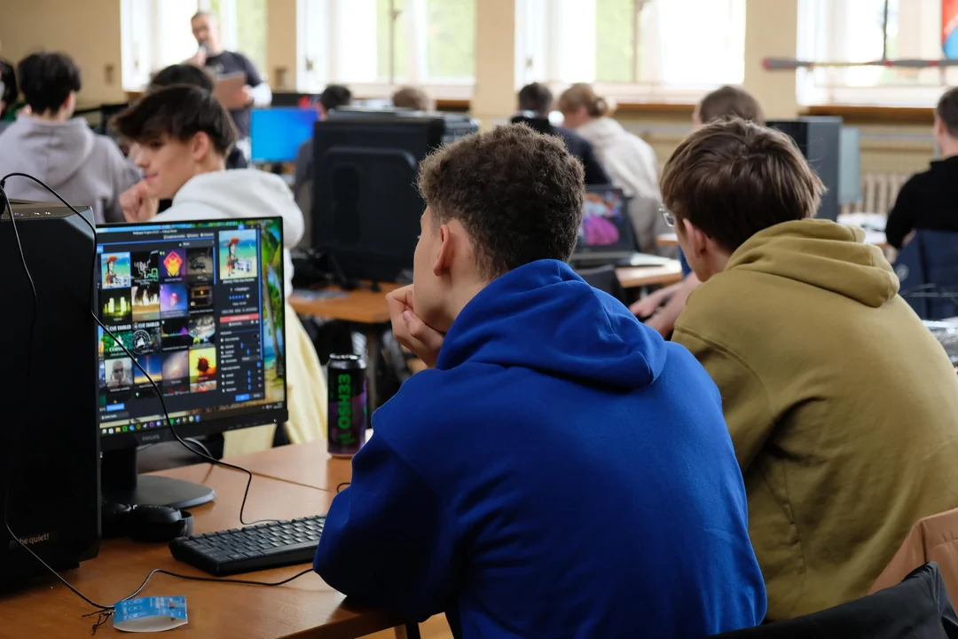 Вчитель з Польщі запускає змагання з оверклокінгу: 25 студентських команд готові до бою 10 квітня 3 Вчитель з Польщі запускає змагання з оверклокінгу: 25 студентських команд готові до бою 10 квітня 3