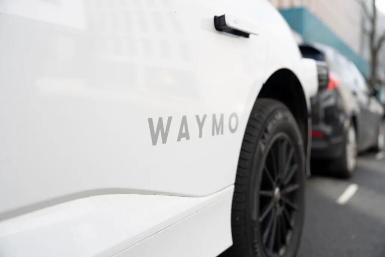 Лондон на порозі епохи безпілотних таксі: Waymo розпочала тестові заїзди 3