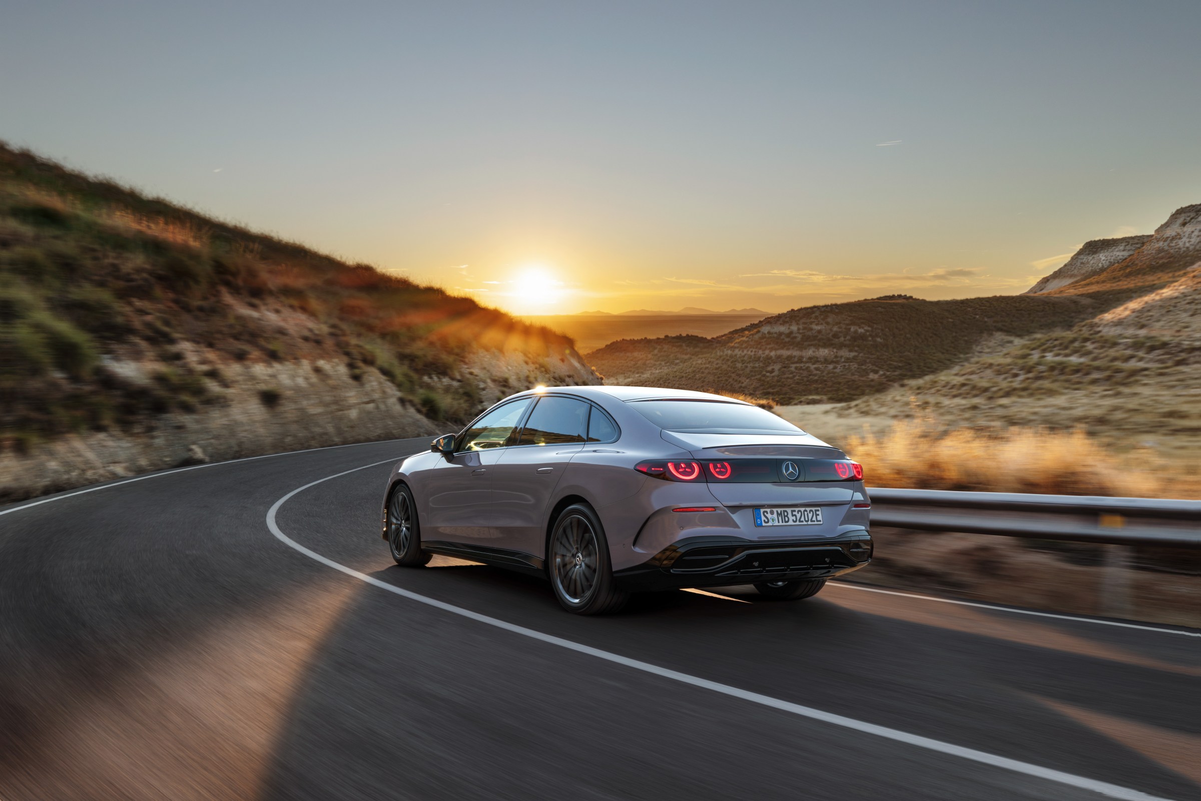 Mercedes відкриває еру спортивних електромобілів C-класу 2