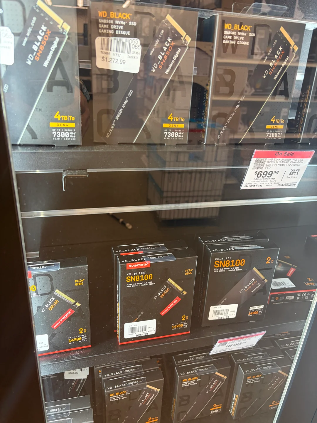 Micro Center: Тисячі доларів за RAM та SSD попри повні склади 4