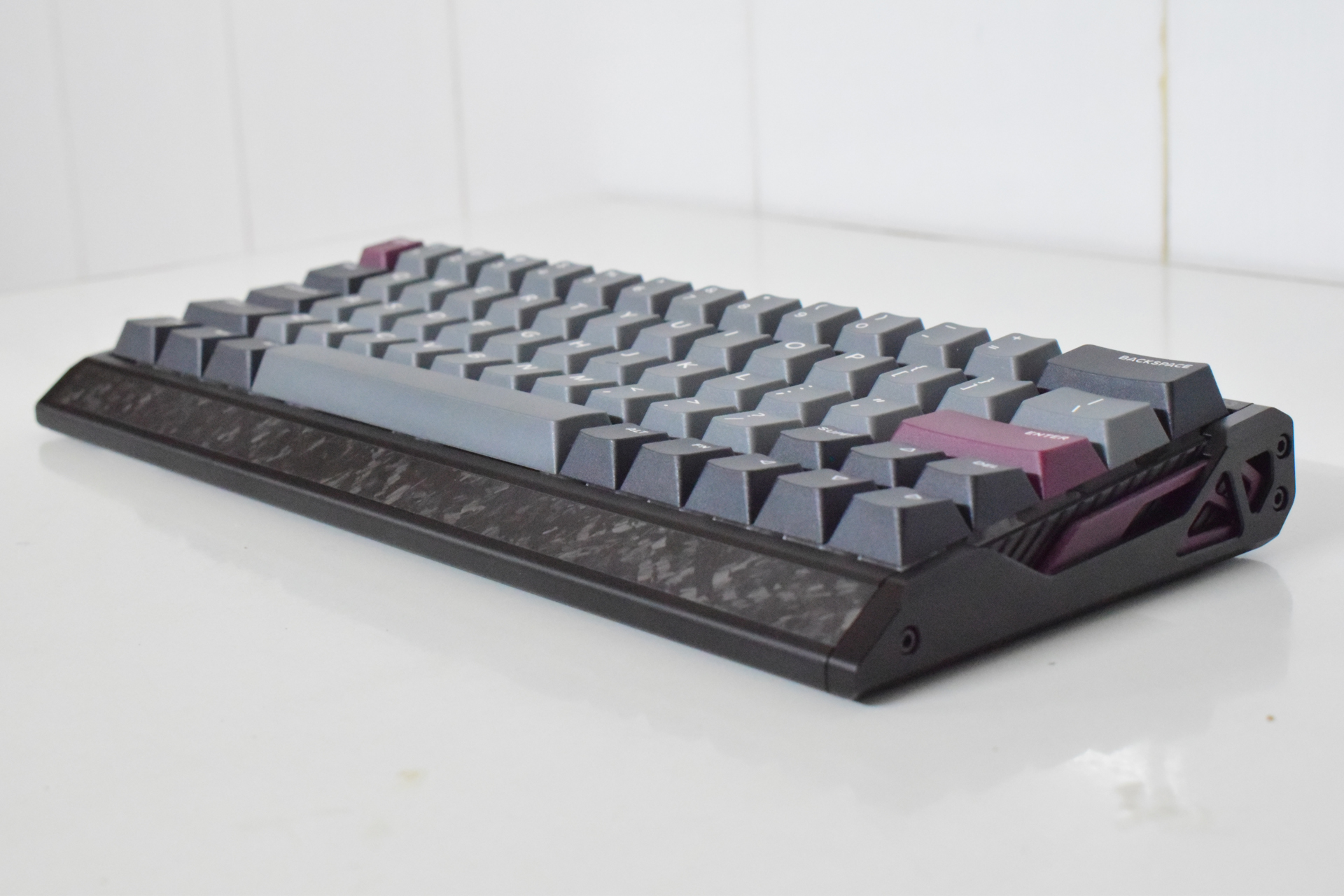 IQUNIX EV63: Висока конкуренція та блискавична швидкість, але ціна кусається 11