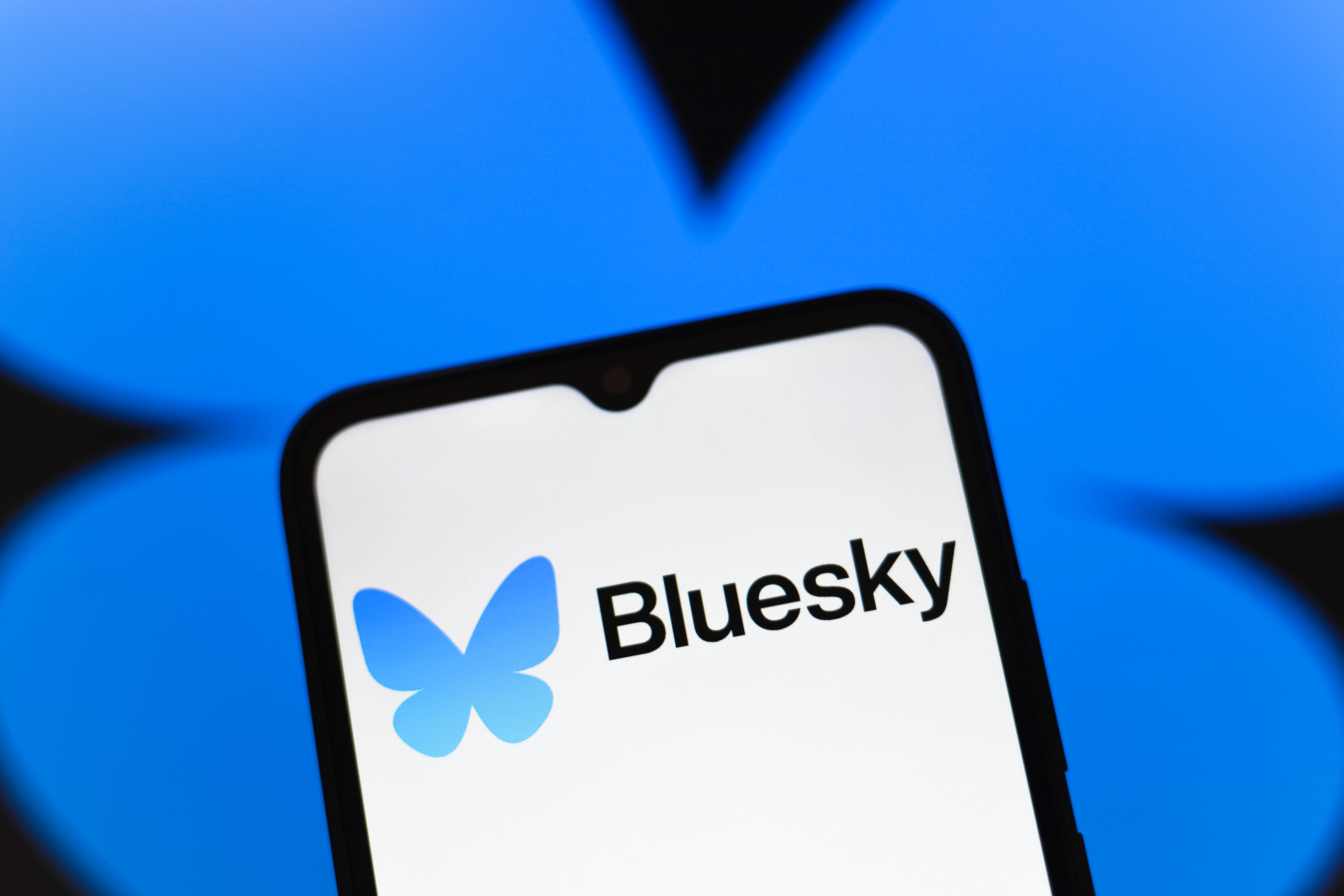 Bluesky впроваджує AI: створюйте власні стрічки з Attie 1