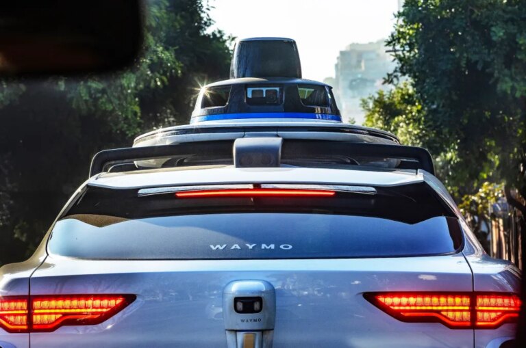 Компанії роботаксі приховують, як часто їхні авто потребують дистанційної допомоги 11