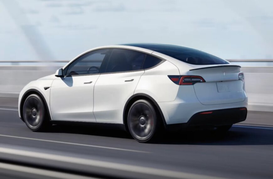 Tesla відкликає тисячі Model Y: забули наклеїти етикетку