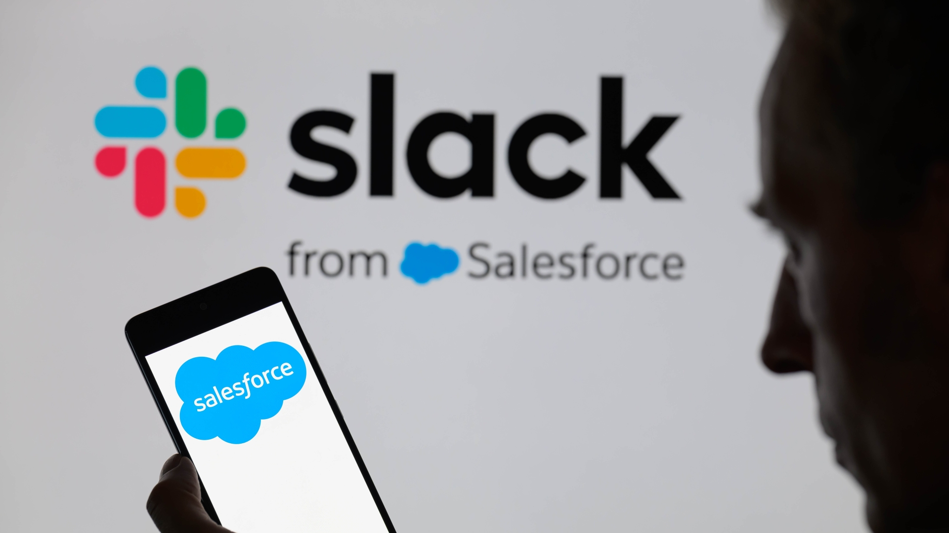 Microsoft звинувачує Slack у слабкому зростанні через "недосконалі можливості", а Salesforce подає антимонопольний позов проти бандлів Teams 1