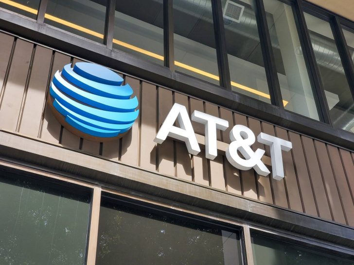 AT&T прощається з універсальними тарифами: створюйте свій план від $15 на місяць