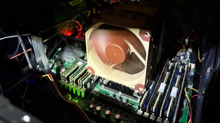 Intel Xeon та Optane: ентузіаст створив потужний "суперкомп'ютер" для LLM 16