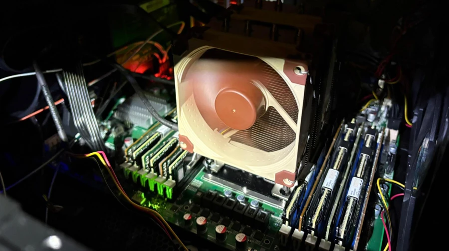 Intel Xeon та Optane: ентузіаст створив потужний "суперкомп'ютер" для LLM 1
