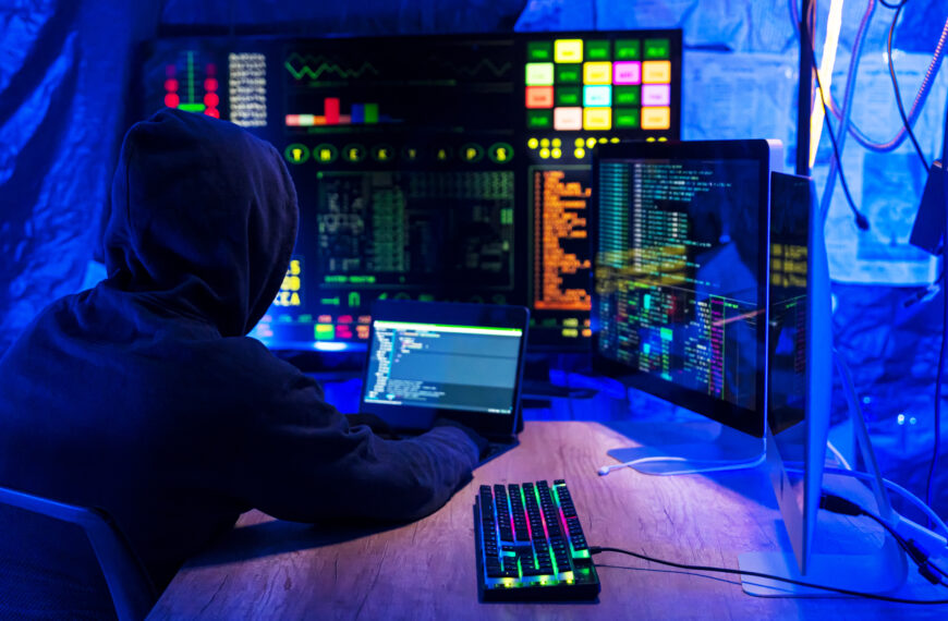 Microsoft розслідує фішингові атаки, що маскуються під їхні системи