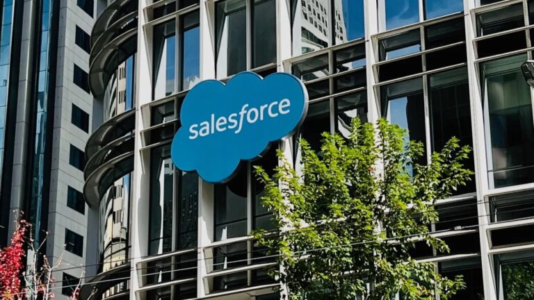 Salesforce залучає клієнтів до створення AI-майбутнього: ваш внесок має значення 22 Salesforce залучає клієнтів до створення AI-майбутнього: ваш внесок має значення 22