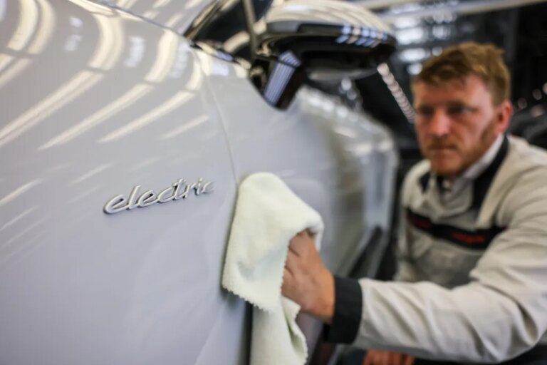Porsche припиняє роботу над е-байками, батареями та ПЗ: деталі реорганізації 3 Porsche припиняє роботу над е-байками, батареями та ПЗ: деталі реорганізації 3