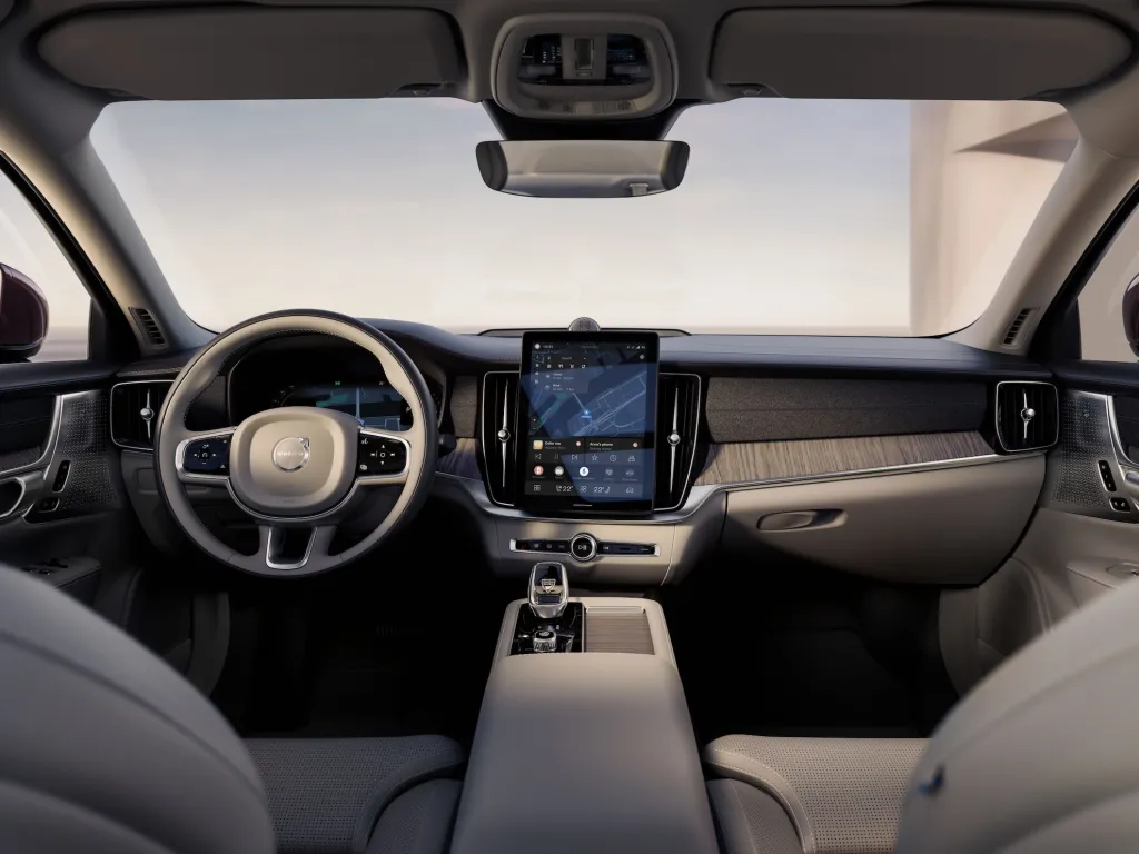 Трамп дозволив Volvo продавати "розумні" авто в США: деталі угоди 1
