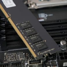 Samsung перетворює смартфони та планшети на ШІ-центр потужності завдяки інноваційним чипам пам'яті 4