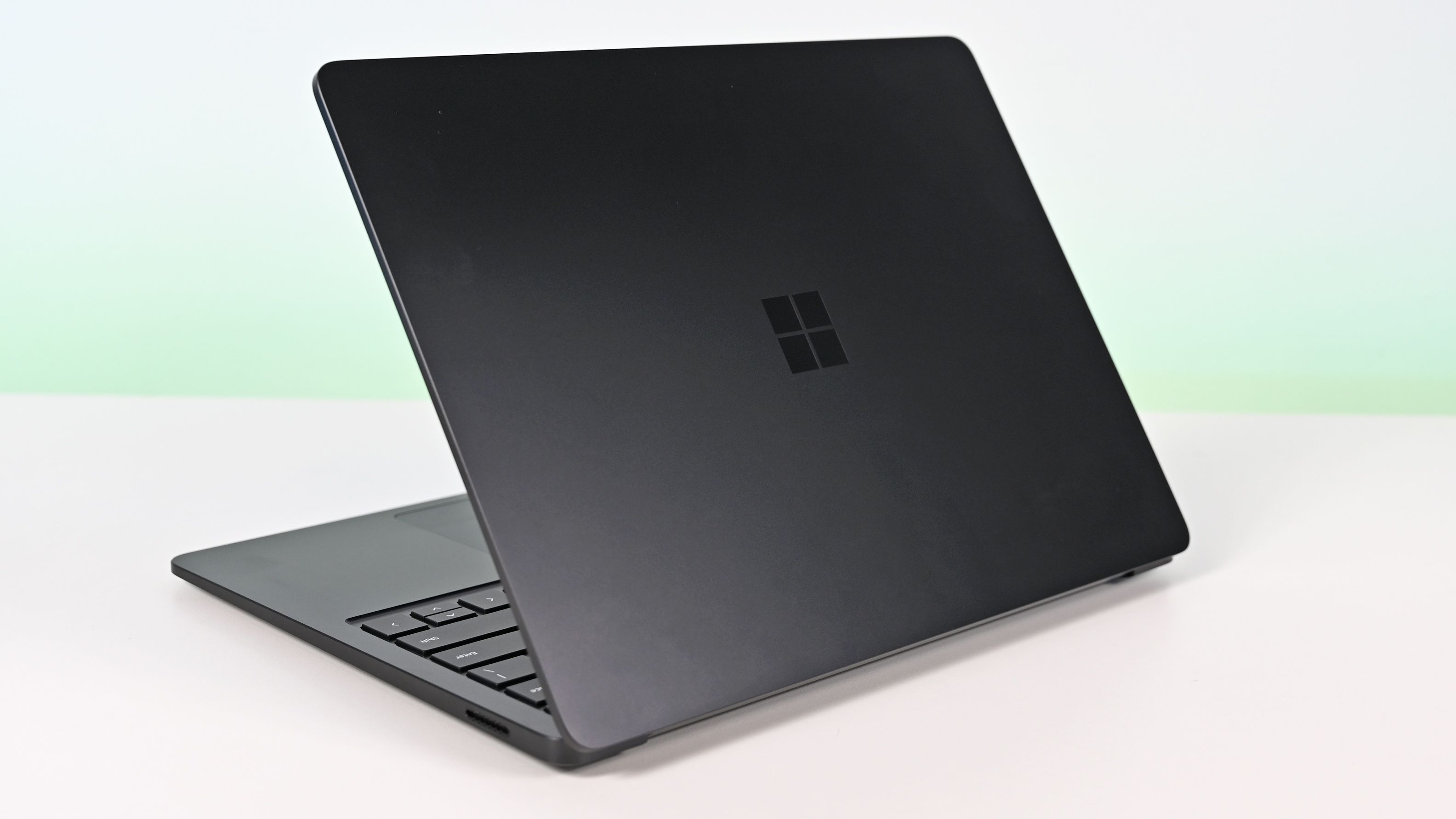 Microsoft вразила тишею: шкодуємо, що взагалі звернули увагу на анонс Surface 6