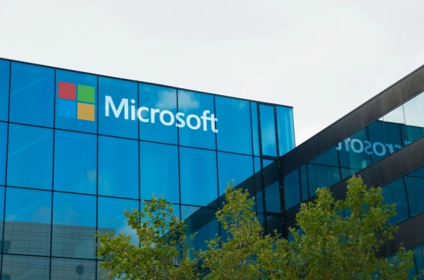 Microsoft випустила перший офіційний Linux-дистрибутив 3 Microsoft випустила перший офіційний Linux-дистрибутив 3
