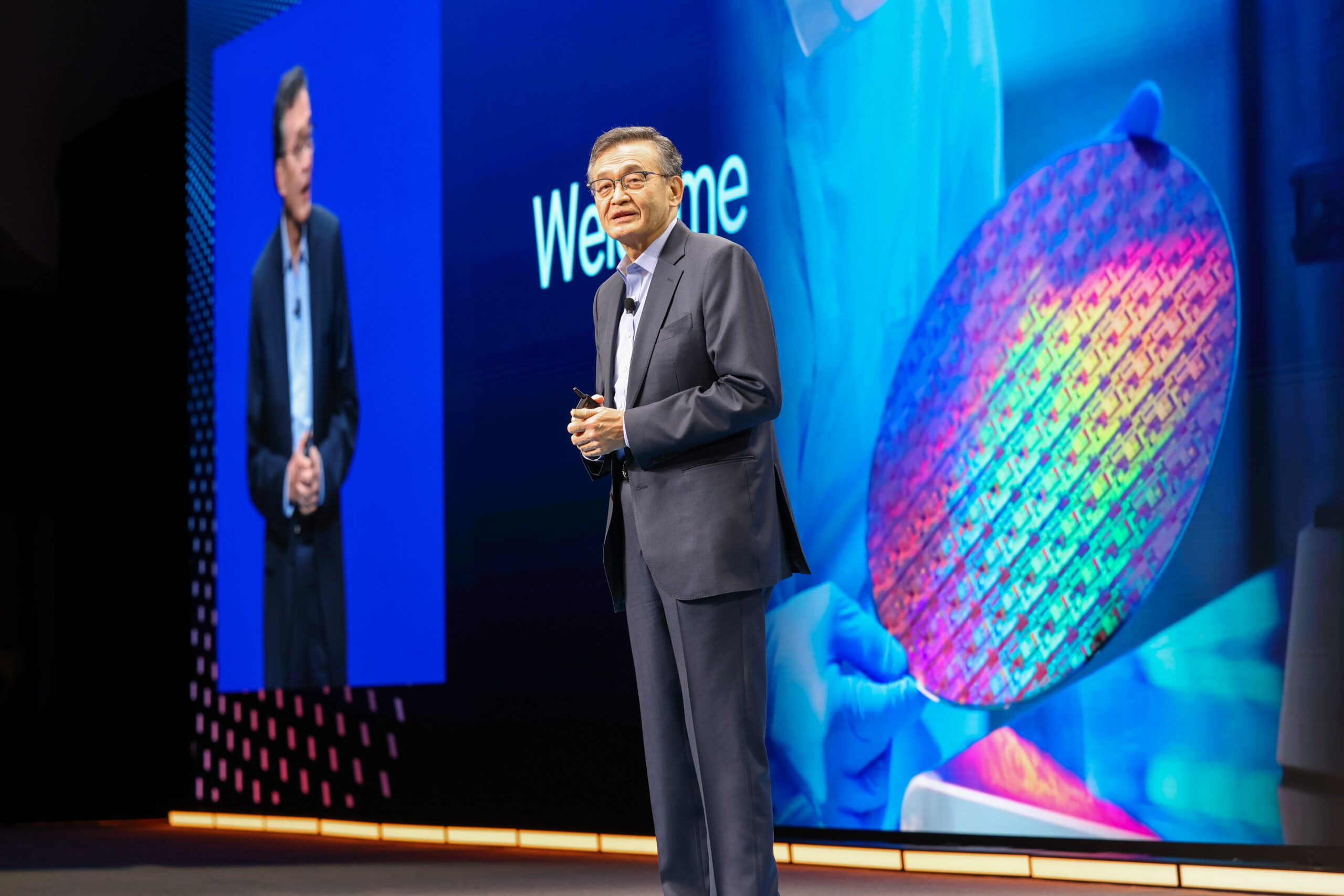 Intel Foundry перетворює завод у Ріо-Ранчо на флагман виробництва наступного покоління скляних підкладок 3 Intel Foundry перетворює завод у Ріо-Ранчо на флагман виробництва наступного покоління скляних підкладок 3