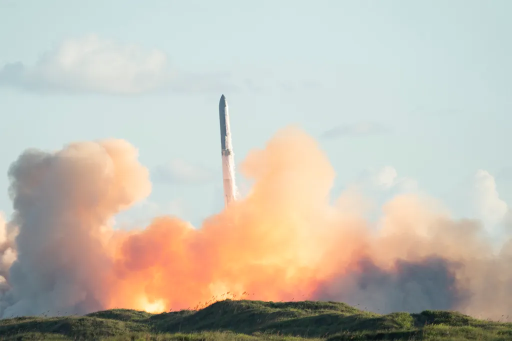 FAA наказує SpaceX дослідити причини збою модифікації V3 ракети Starship 1 FAA наказує SpaceX дослідити причини збою модифікації V3 ракети Starship 1
