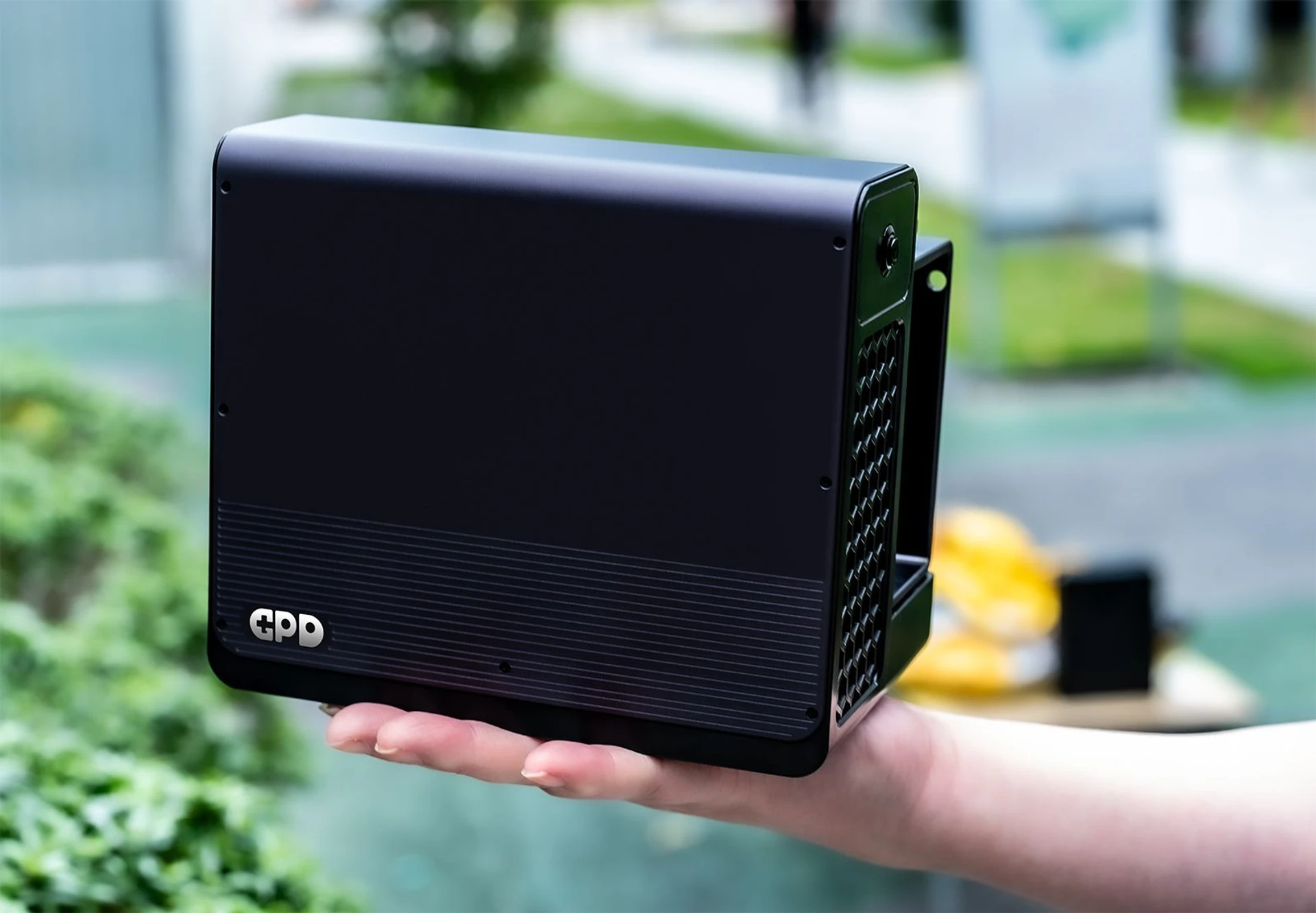 OCuLink док-станція від GPD: PCIe 4.0 x8 для відеокарт та міні-ПК 7