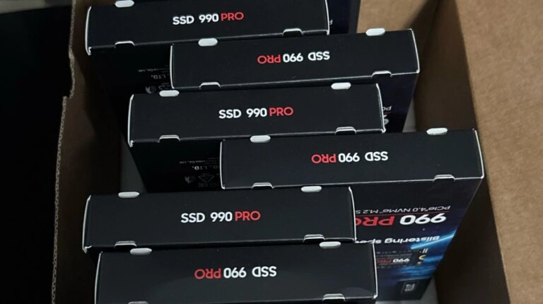 Samsung 990 PRO: Amazon подарував покупцю десять SSD замість одного 51