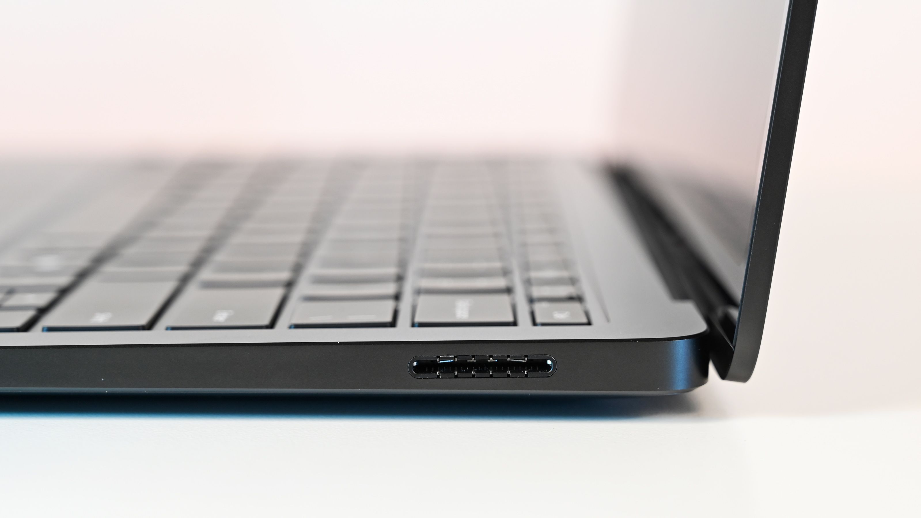 Microsoft вразила тишею: шкодуємо, що взагалі звернули увагу на анонс Surface 9