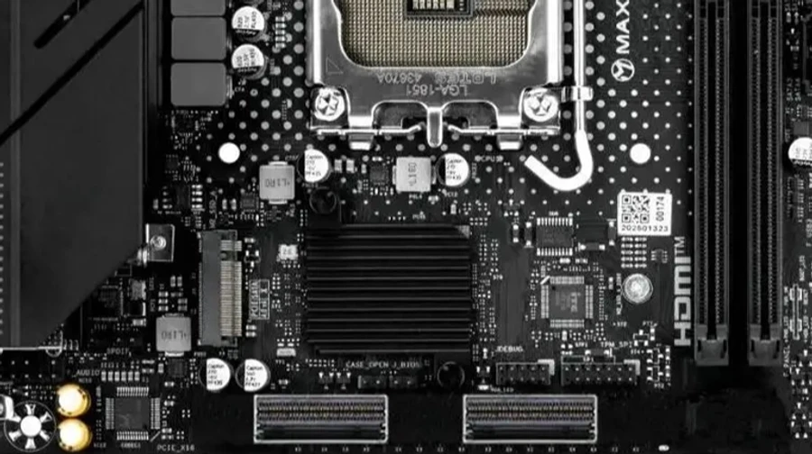 MaxSun материнські плати для Intel з MCIO замість PCIe x16 1