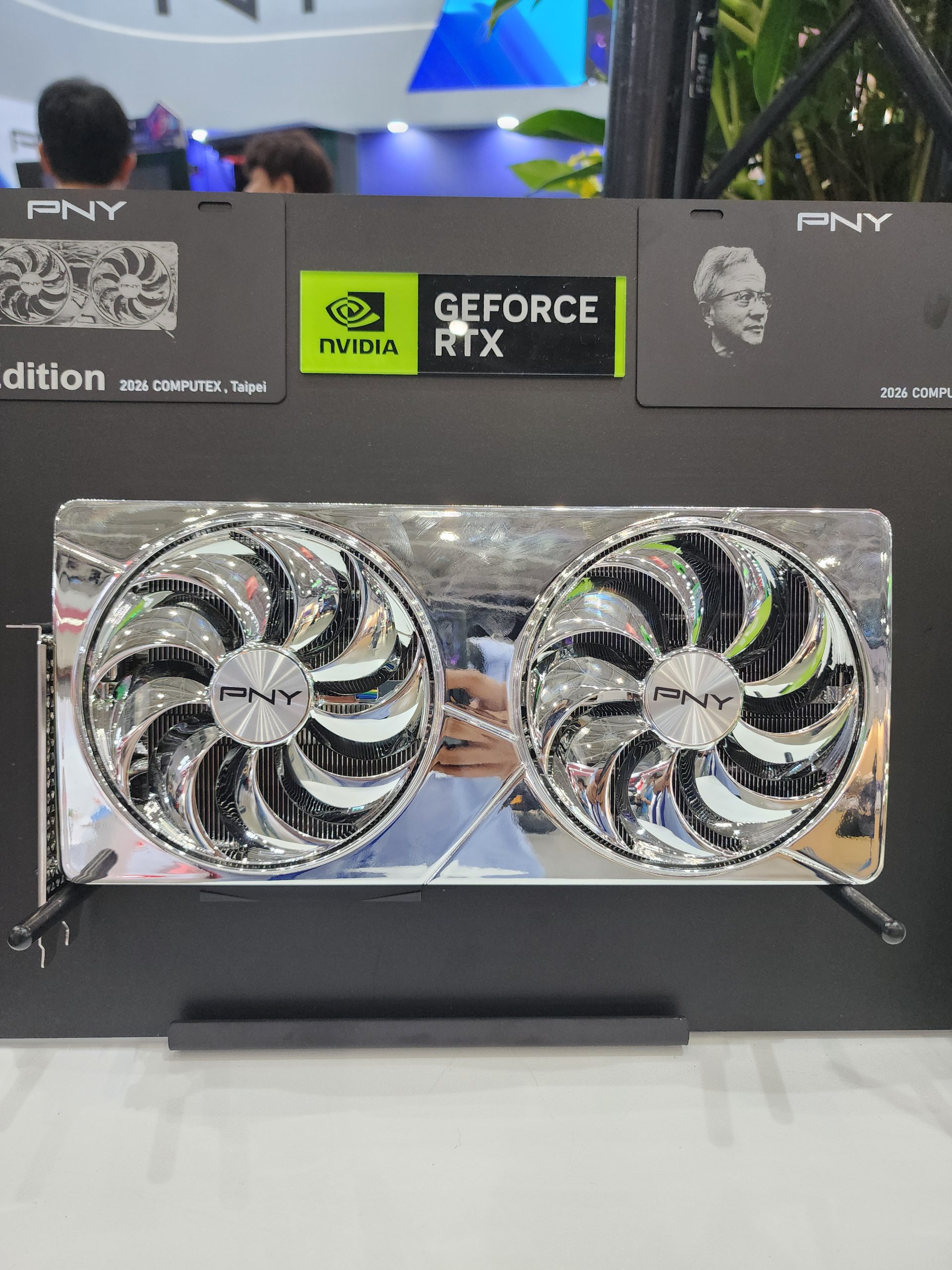 PNY створює RTX 5080 з суцільного металу: унікальний ексклюзив з алюмінієвими лезами 2
