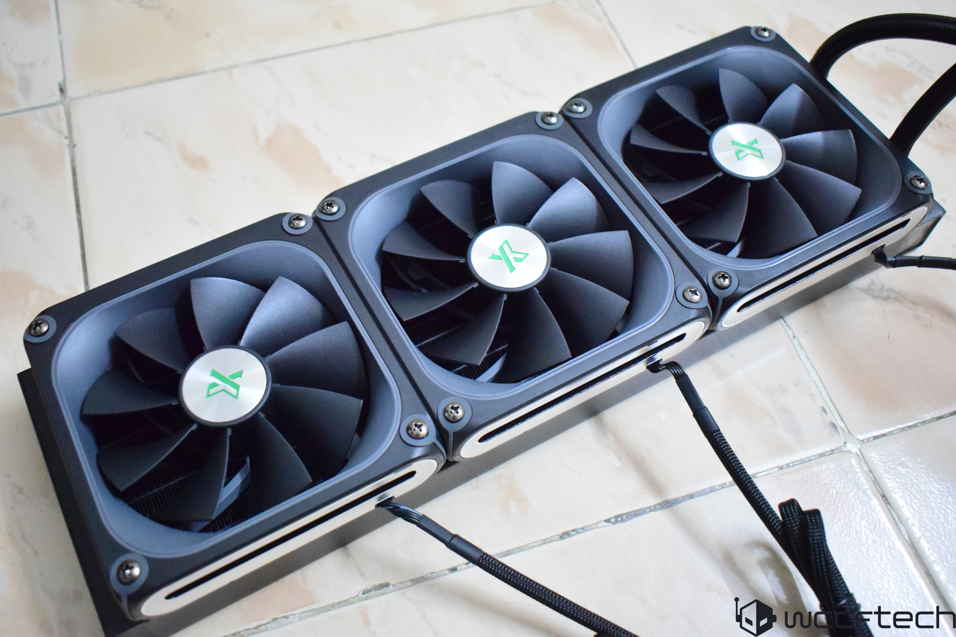 ASTRA LZ360 ARGB BK: Оновлення з інноваційним матричним дисплеєм 4