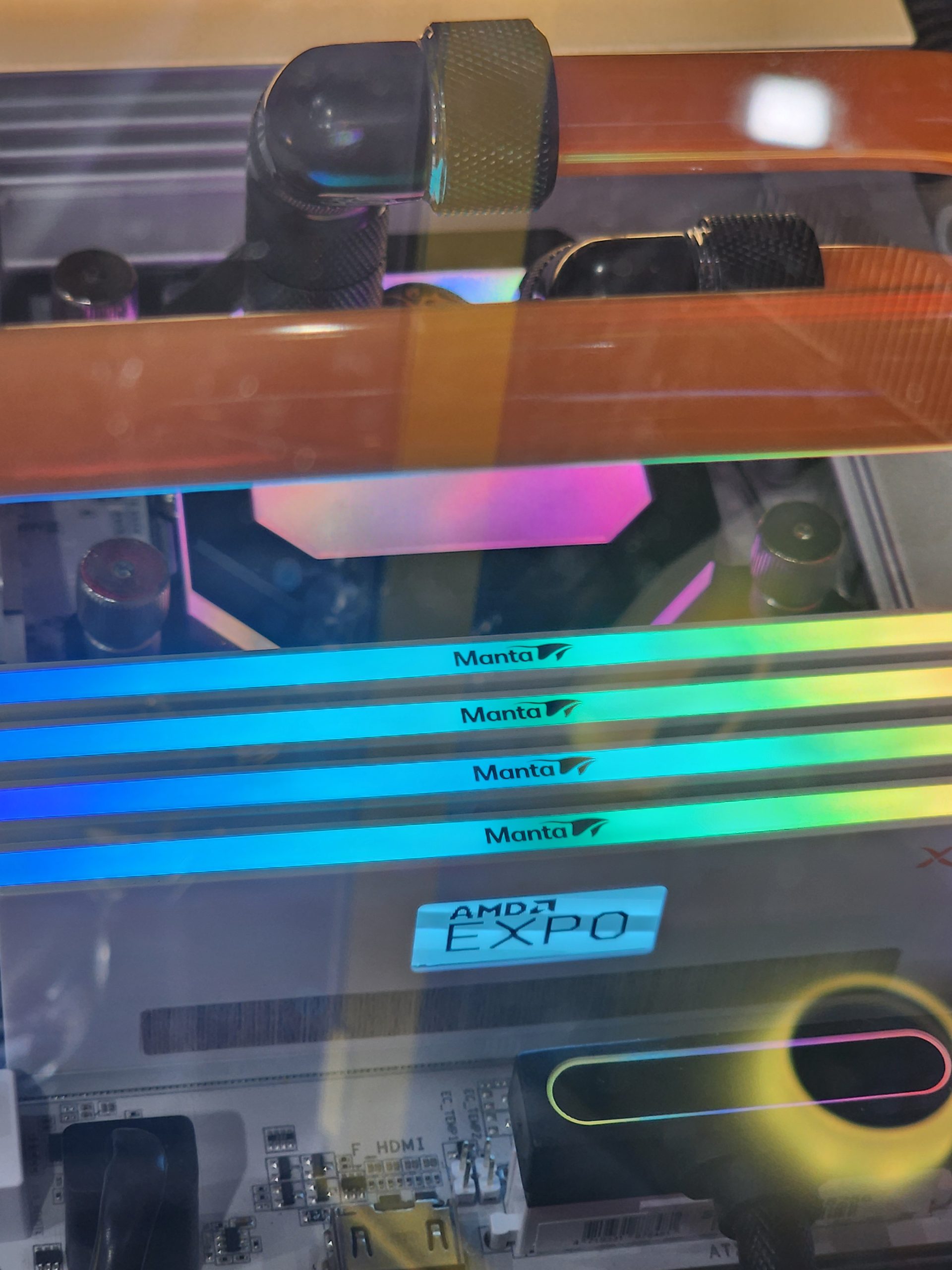 V-Color розширює межі DDR5: 2 ТБ з новими MRDIMM та оновлений OLED-застосунок з низьким профілем EXPO ULL 7 V-Color розширює межі DDR5: 2 ТБ з новими MRDIMM та оновлений OLED-застосунок з низьким профілем EXPO ULL 7