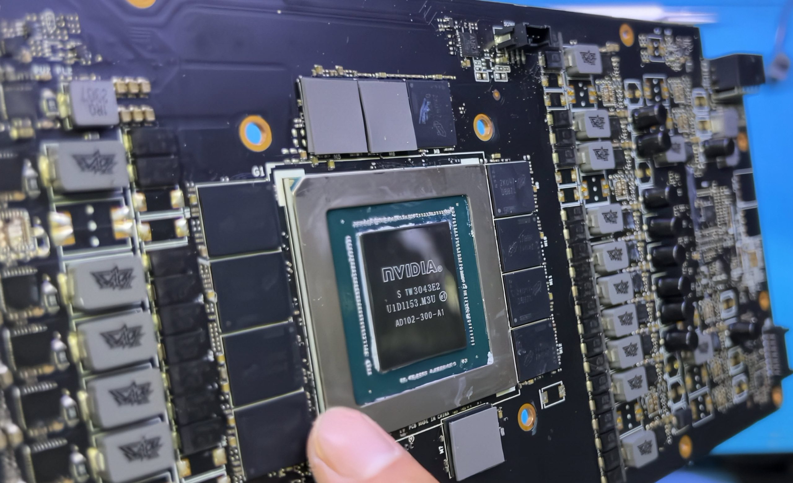 Шахраї продають підроблені відеокарти NVIDIA RTX: пластик замість GPU та вживана пам'ять 2