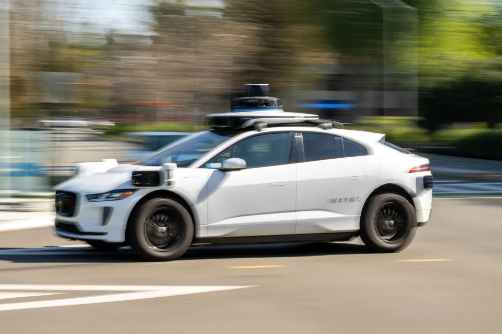 Злочинець викрав спортивний одяг у Сан-Франциско, скориставшись авто Waymo, і уникнув відповідальності 1