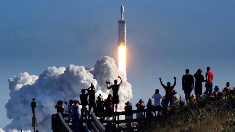 SpaceX оцінили в $2.6 трлн: компанія на мить випередила Amazon 5