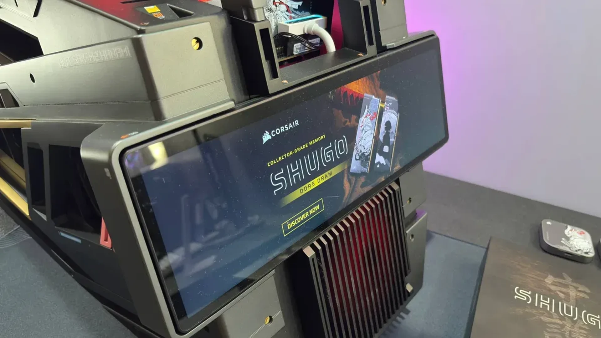 Corsair демонструє ПК з оперативною пам’яттю та вбудованим самурайським мечем 3
