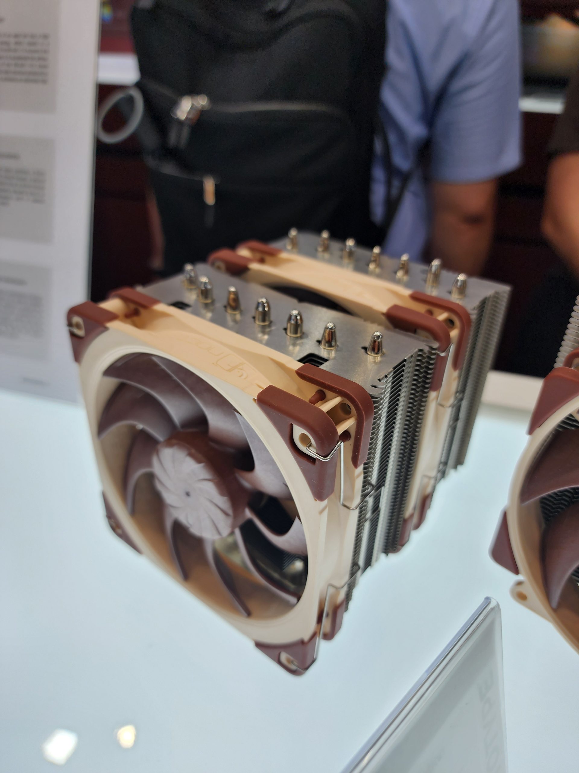 Noctua ламає традиції: перші AIO-водянки від €219, нові радіатори та блоки живлення PRIME TX з OptiGuard 20 Noctua ламає традиції: перші AIO-водянки від €219, нові радіатори та блоки живлення PRIME TX з OptiGuard 20