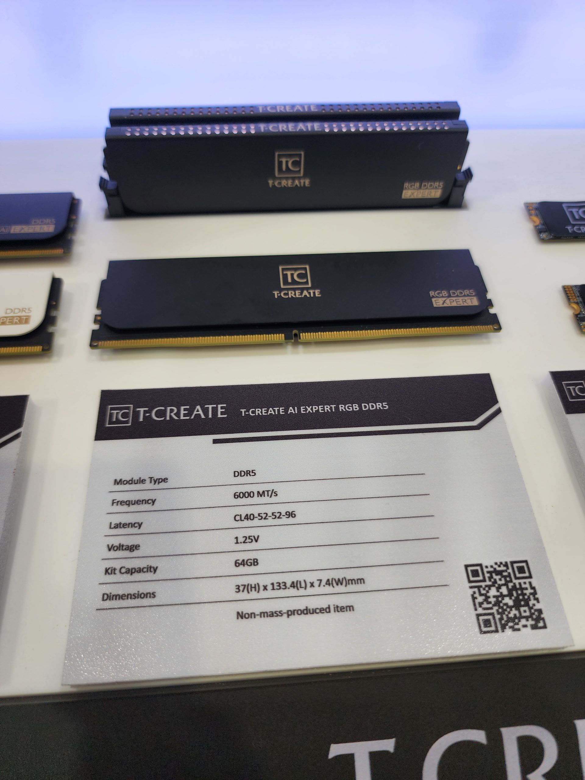Teamgroup презентує карбонові DDR5 та SSD, дерев'яний дизайн і CUDIMM на 128 ГБ 8 Teamgroup презентує карбонові DDR5 та SSD, дерев'яний дизайн і CUDIMM на 128 ГБ 8