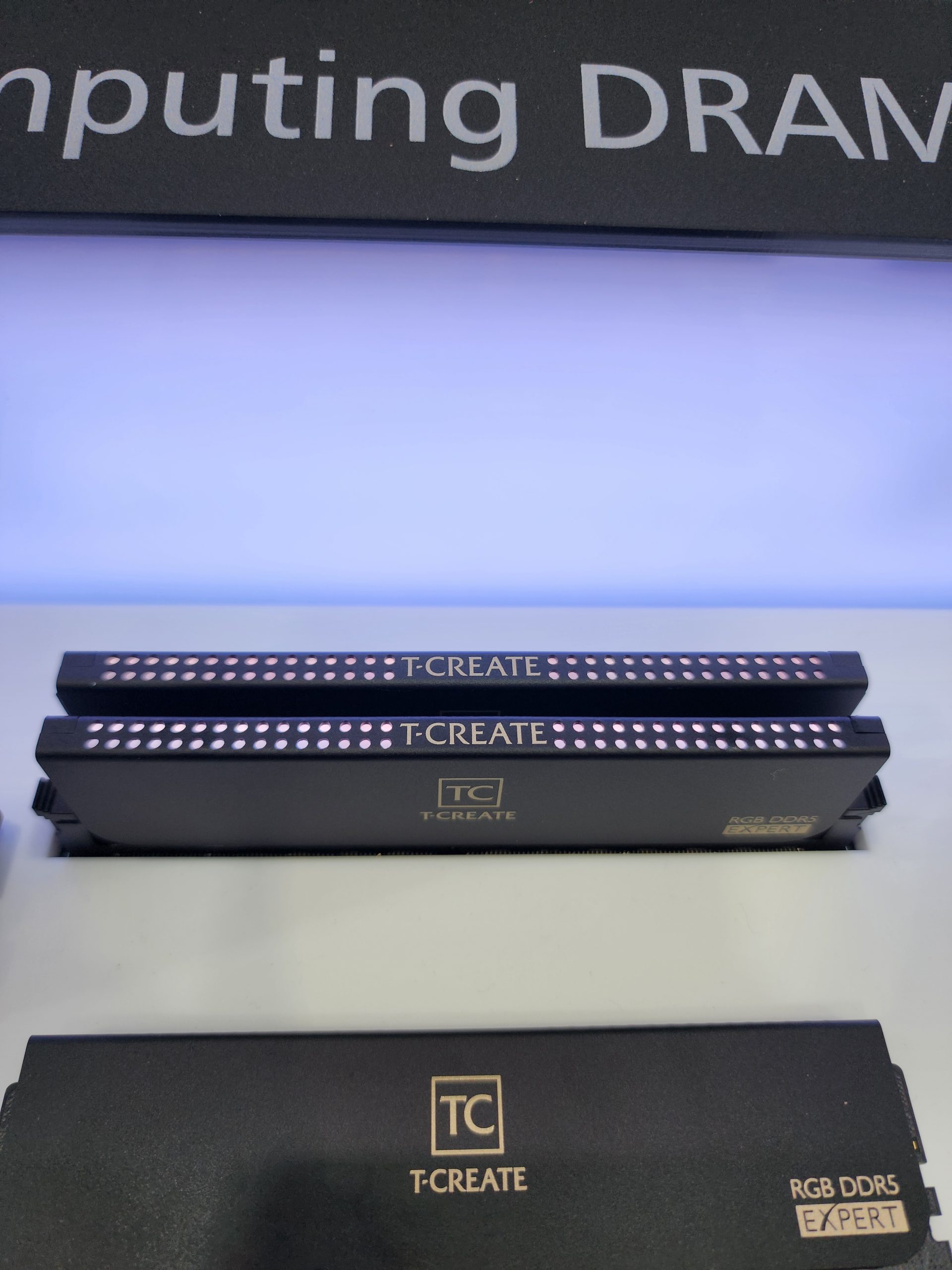 Teamgroup презентує карбонові DDR5 та SSD, дерев'яний дизайн і CUDIMM на 128 ГБ 12 Teamgroup презентує карбонові DDR5 та SSD, дерев'яний дизайн і CUDIMM на 128 ГБ 12