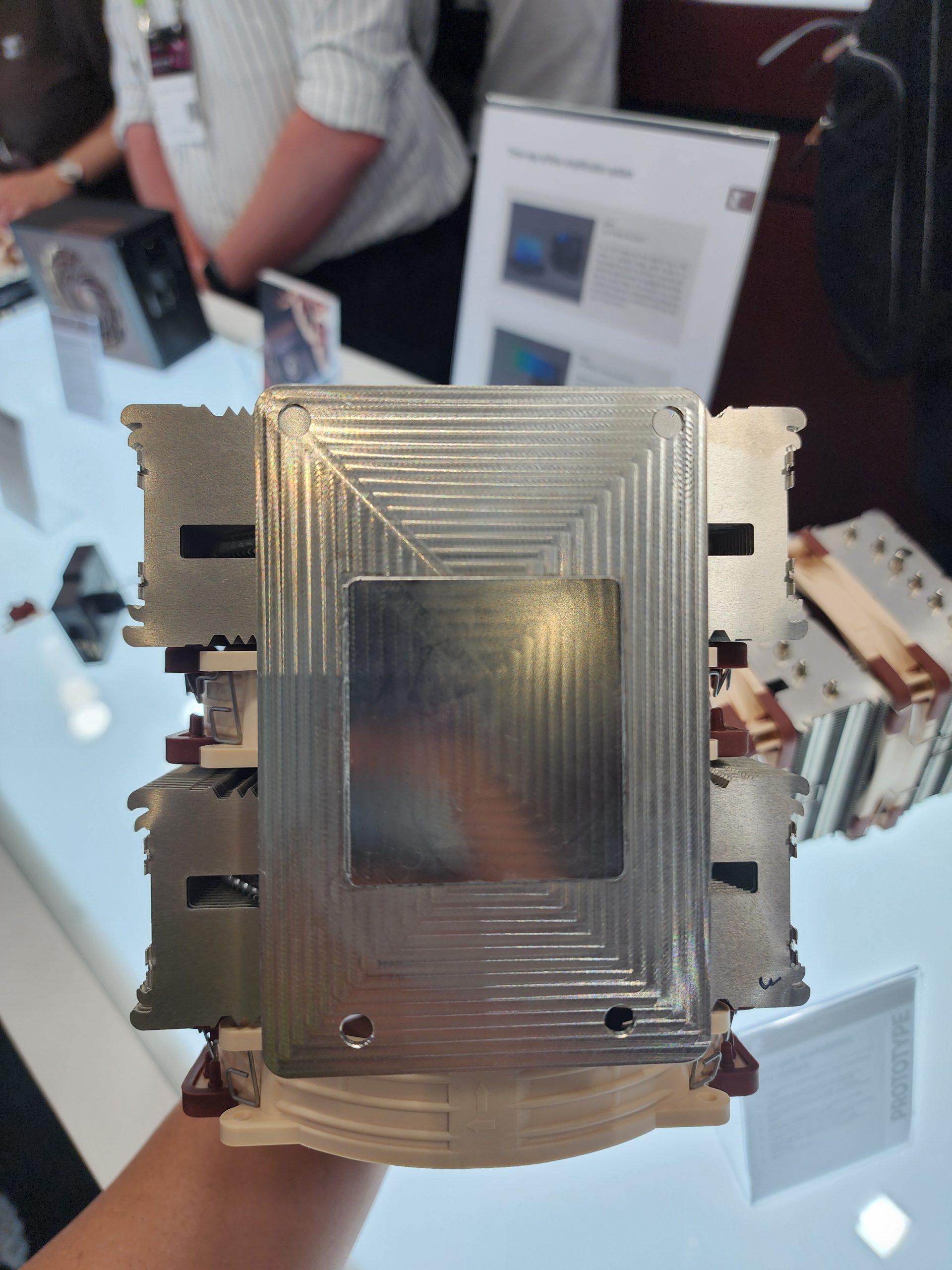 Noctua ламає традиції: перші AIO-водянки від €219, нові радіатори та блоки живлення PRIME TX з OptiGuard 22 Noctua ламає традиції: перші AIO-водянки від €219, нові радіатори та блоки живлення PRIME TX з OptiGuard 22