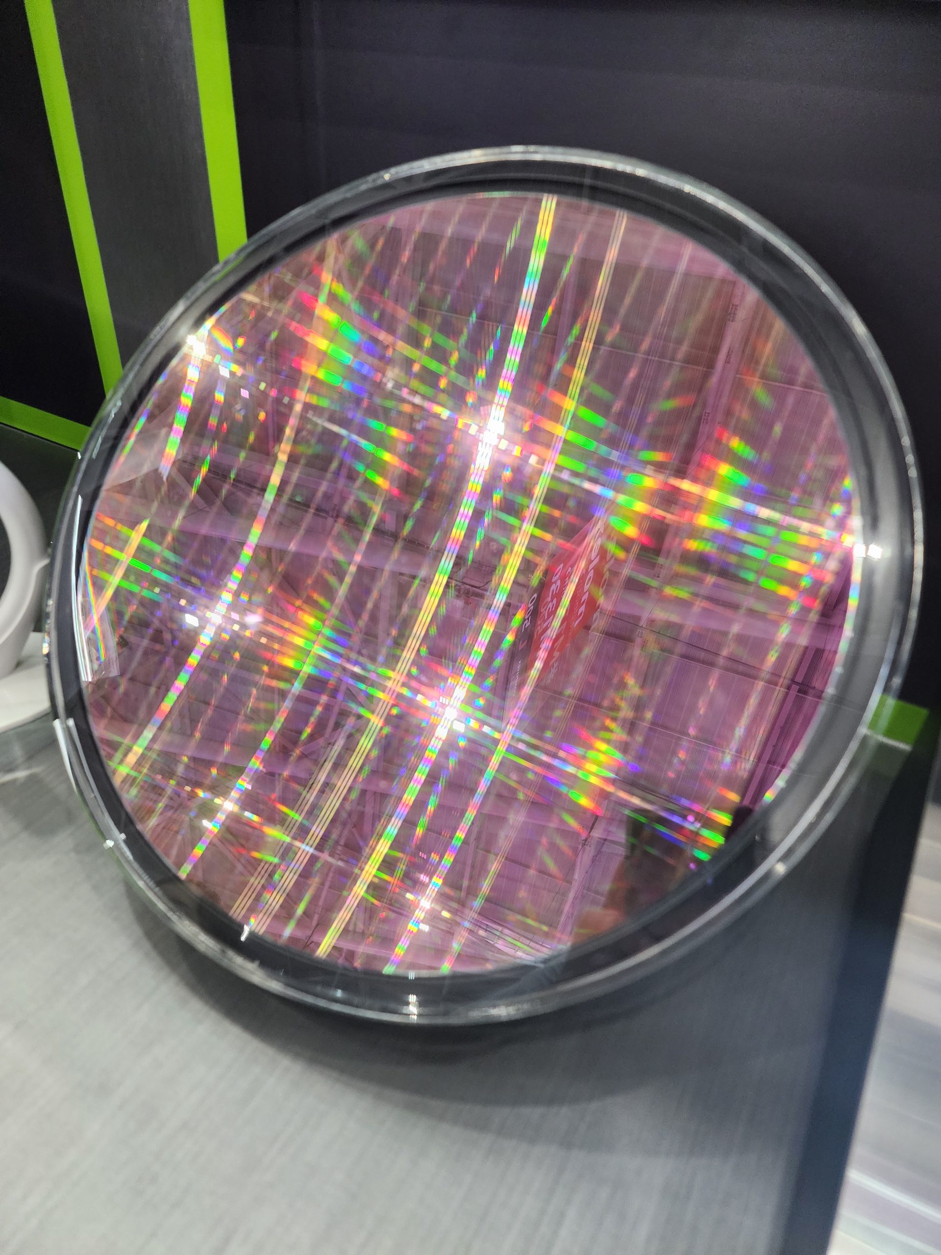 Samsung демонструє HBM5 з новою технологією "Heat Block Path", відповідаючи на інновації SK Hynix 2