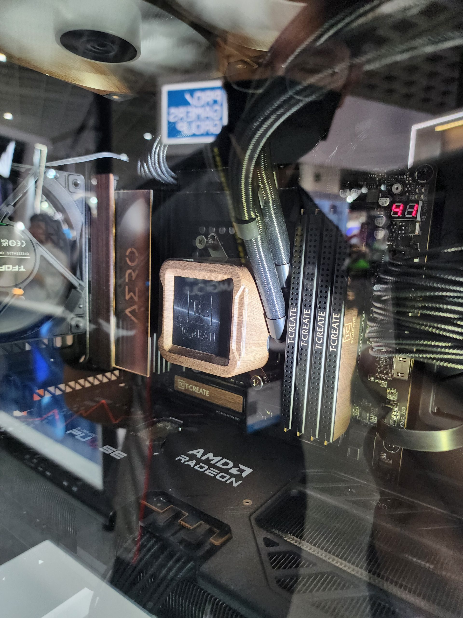 Teamgroup презентує карбонові DDR5 та SSD, дерев'яний дизайн і CUDIMM на 128 ГБ 17 Teamgroup презентує карбонові DDR5 та SSD, дерев'яний дизайн і CUDIMM на 128 ГБ 17