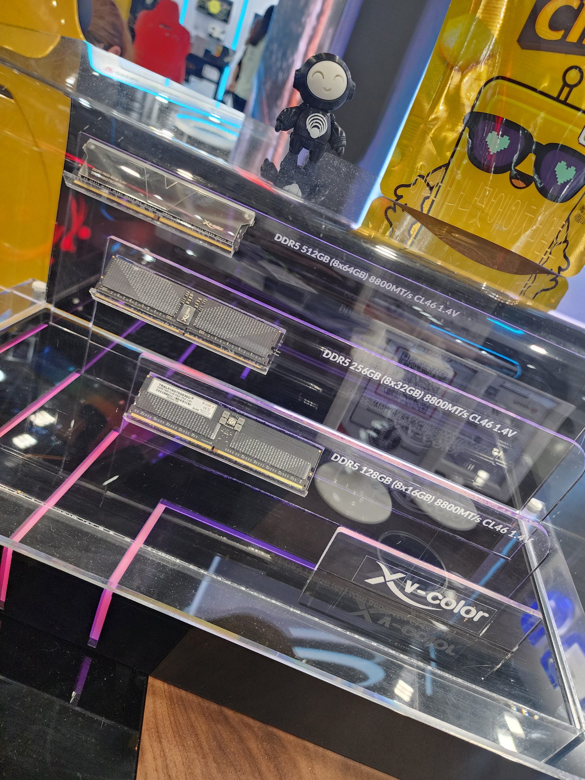V-Color розширює межі DDR5: 2 ТБ з новими MRDIMM та оновлений OLED-застосунок з низьким профілем EXPO ULL 12 V-Color розширює межі DDR5: 2 ТБ з новими MRDIMM та оновлений OLED-застосунок з низьким профілем EXPO ULL 12