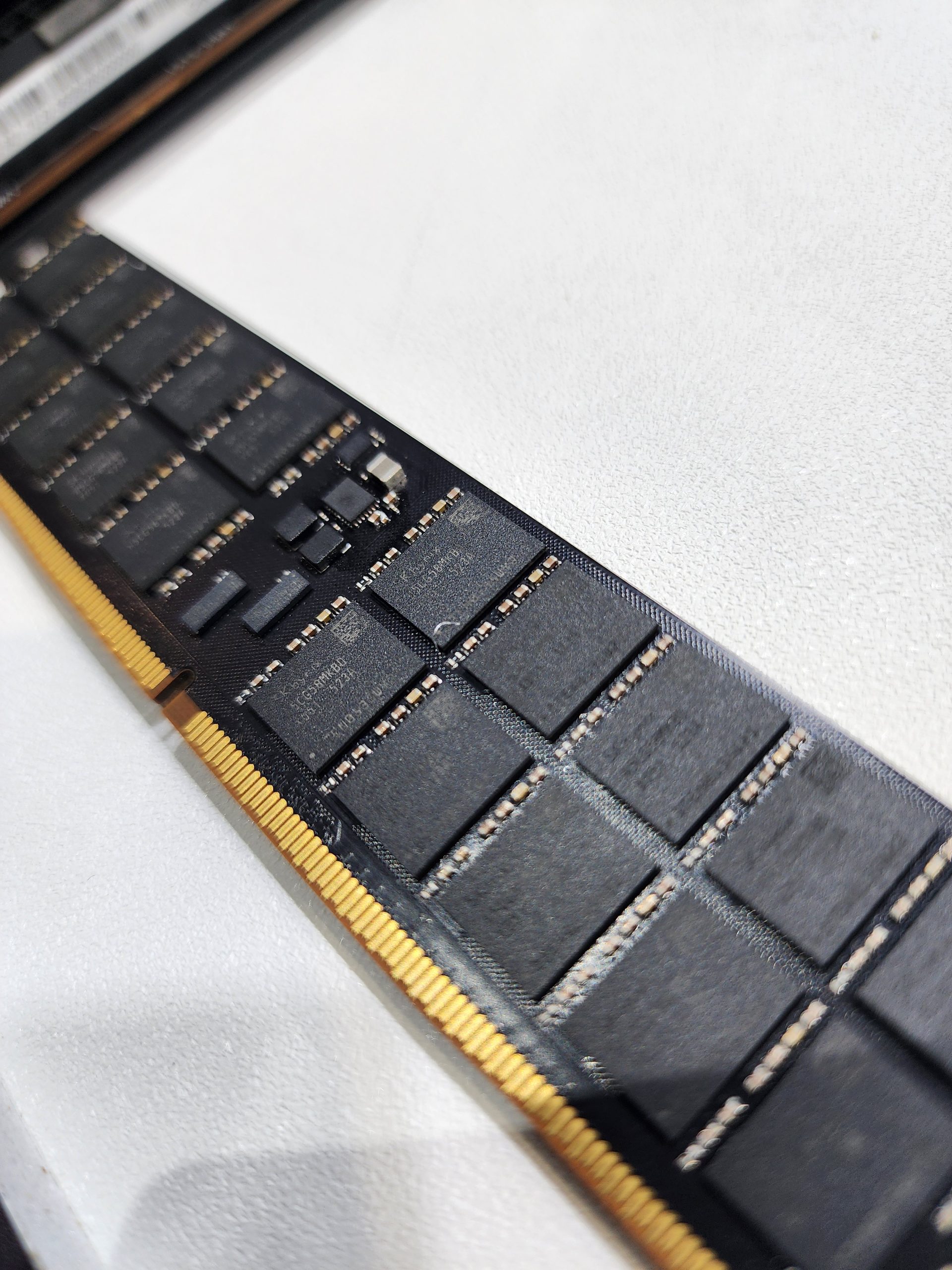 Teamgroup презентує карбонові DDR5 та SSD, дерев'яний дизайн і CUDIMM на 128 ГБ 5 Teamgroup презентує карбонові DDR5 та SSD, дерев'яний дизайн і CUDIMM на 128 ГБ 5